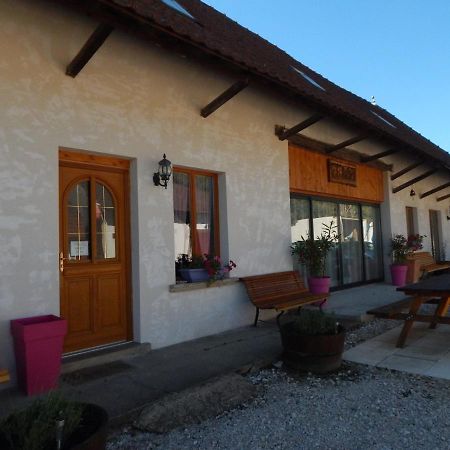 Gite Chez Marcel Et Bea La Chapelle-Saint-Sauveur  Dış mekan fotoğraf