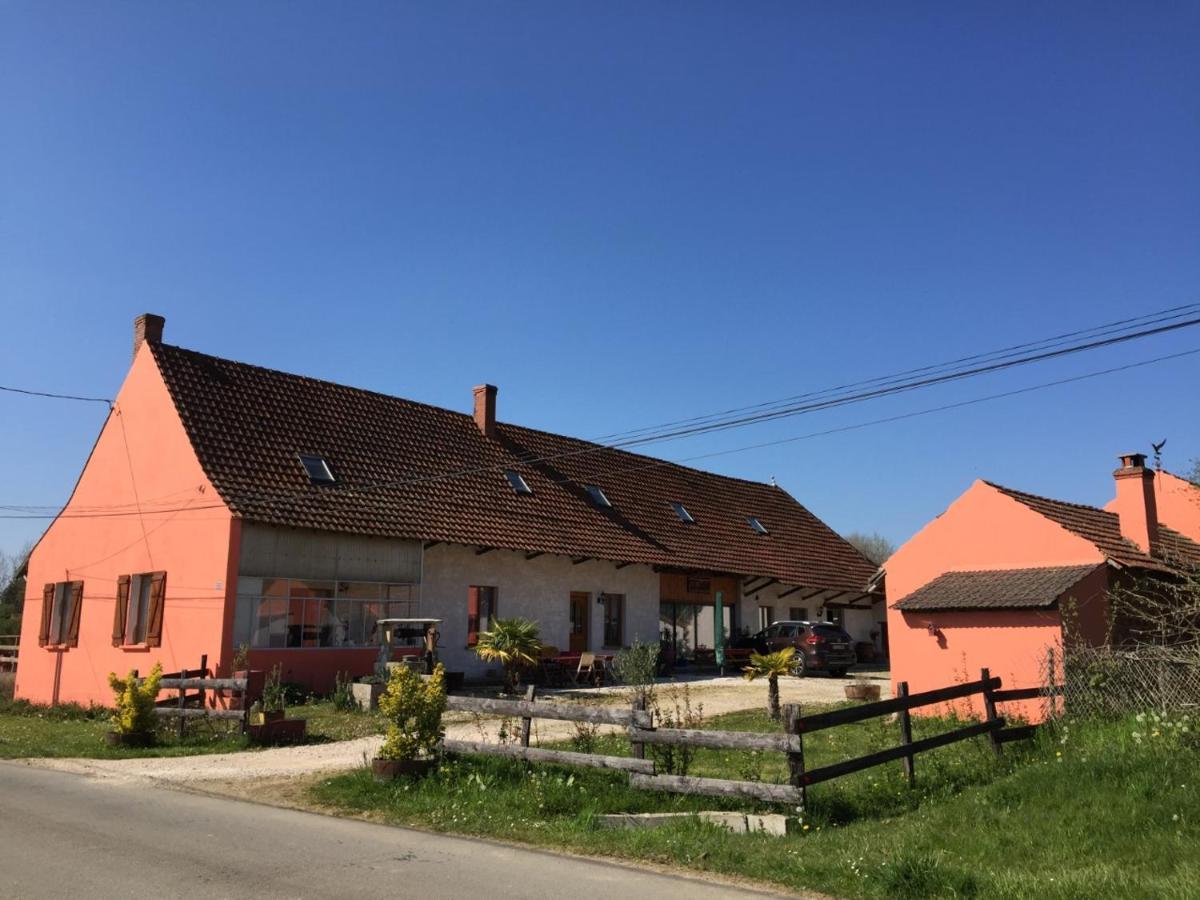 Gite Chez Marcel Et Bea La Chapelle-Saint-Sauveur  Dış mekan fotoğraf